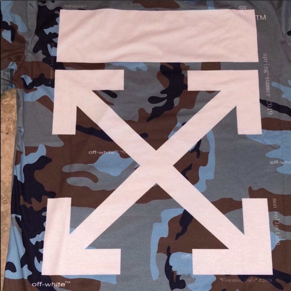 Off white spring collection camouflage tee